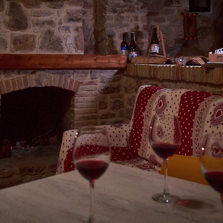 Il Cortiletto Del Borgo Bed & Breakfast Pietra Montecorvino Luaran gambar