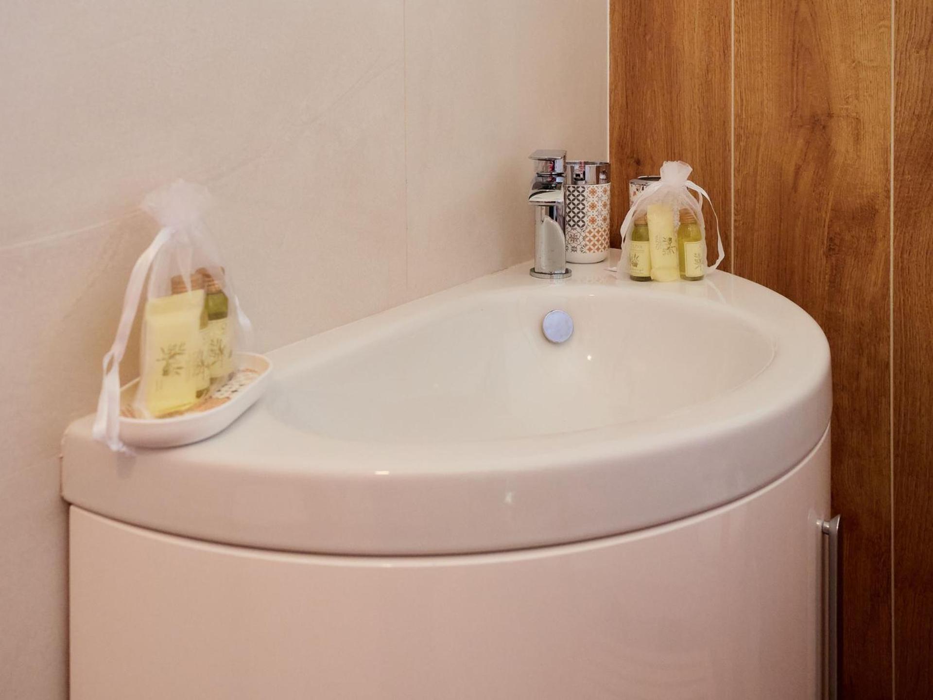 Il Cortiletto Del Borgo Bed & Breakfast Pietra Montecorvino Luaran gambar