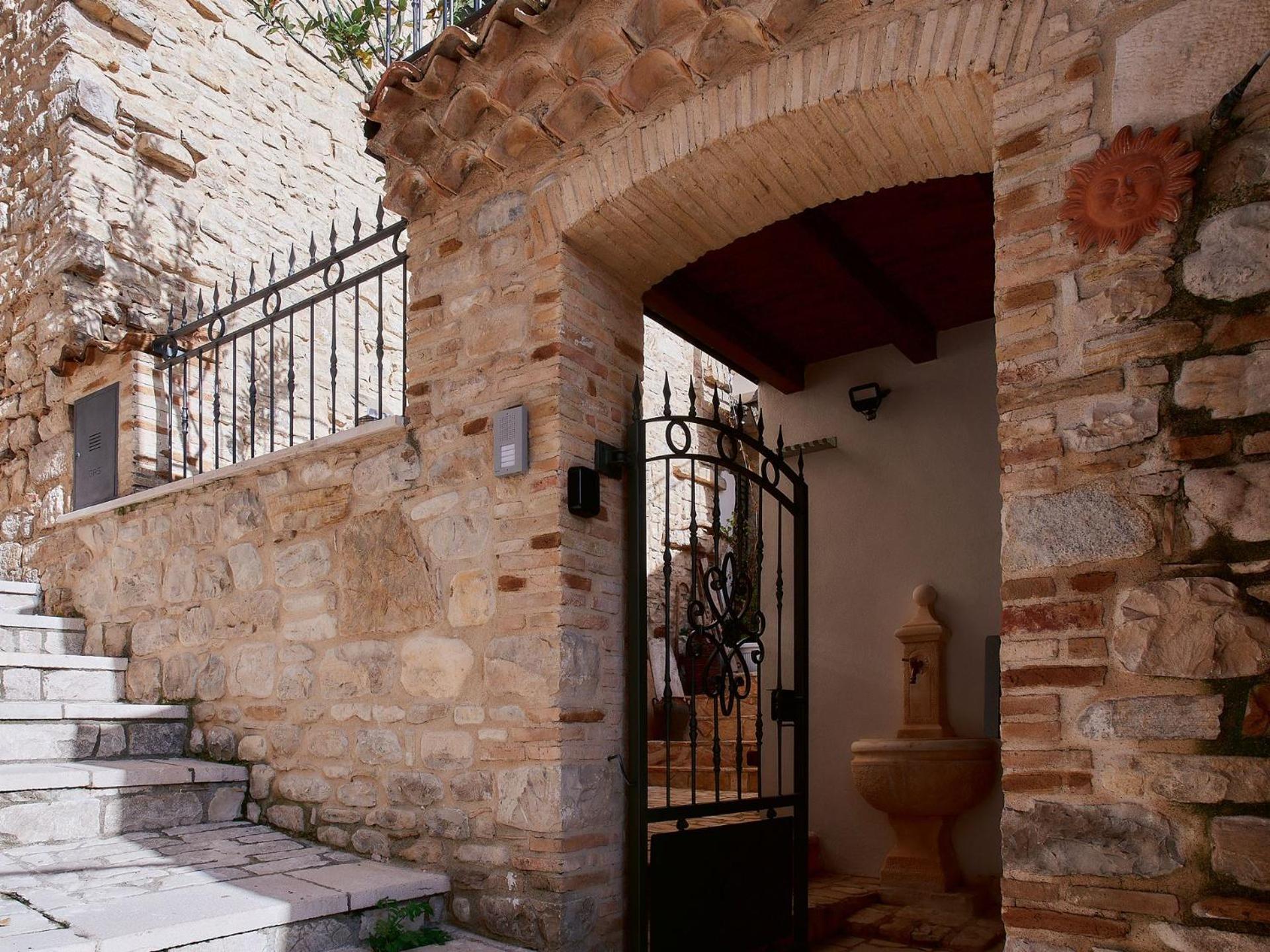 Il Cortiletto Del Borgo Bed & Breakfast Pietra Montecorvino Luaran gambar